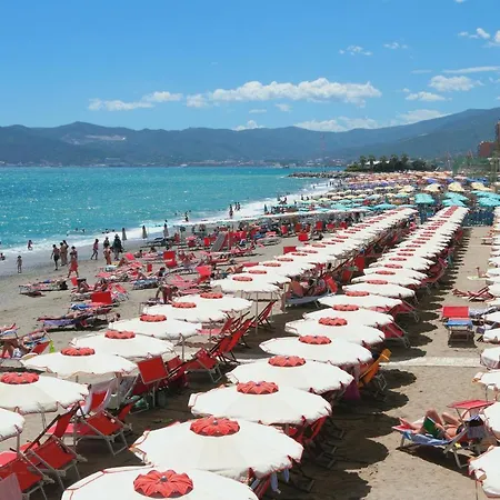 Monte Enrico - Pool And Whirlpool - Happy Villa Camporosso (Liguria)