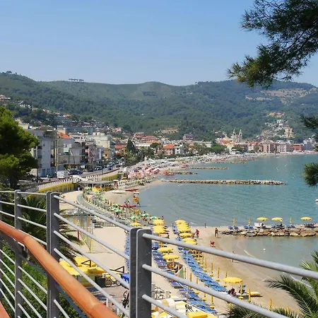 Monte Enrico - Pool And Whirlpool - Happy * Camporosso (Liguria)